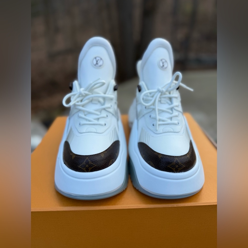 Louis Vuitton White Sneakers with Brown Monogram Toe Panels